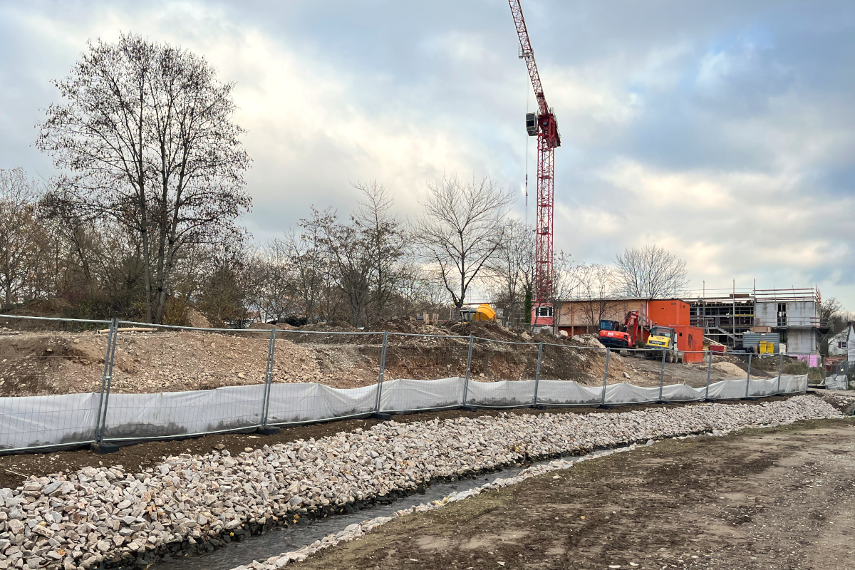Baustelle mit neuem Bach