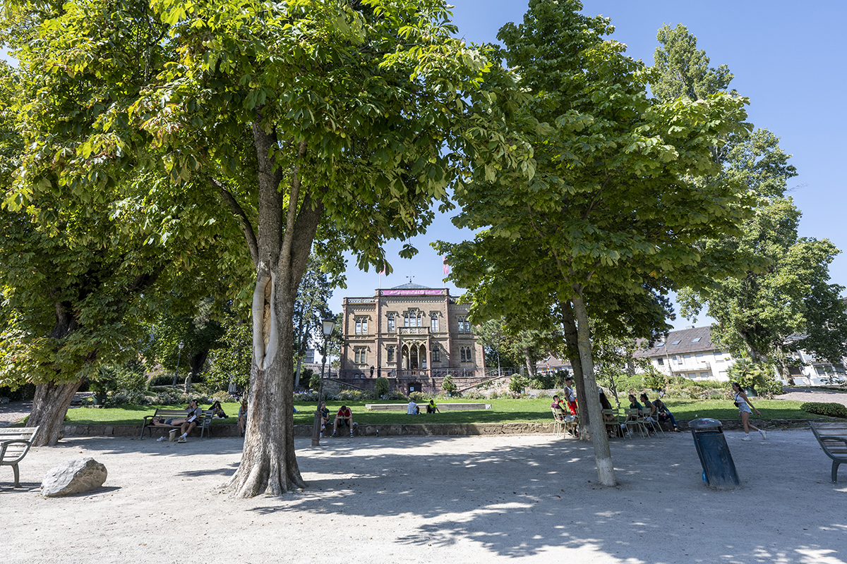 Colombipark mit Colombischlössle im Hintergrund
