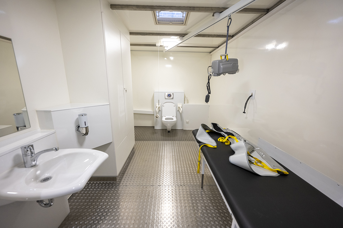 Innenraum: Mobile "Toilette für alle"