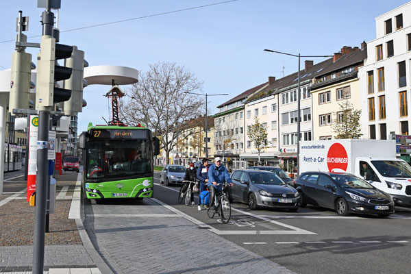 Fahr­zeug, Parken & Führer­schein